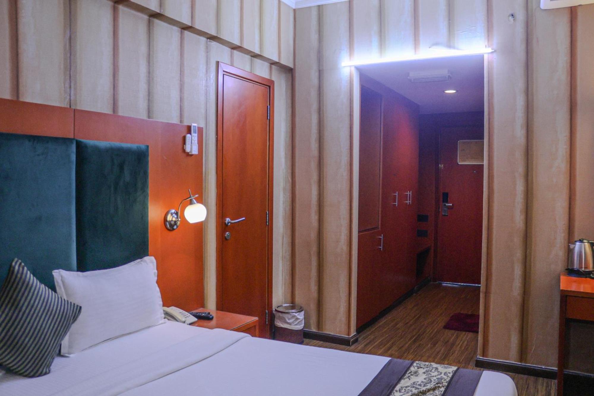 Boonmax Hotel Дубай Экстерьер фото
