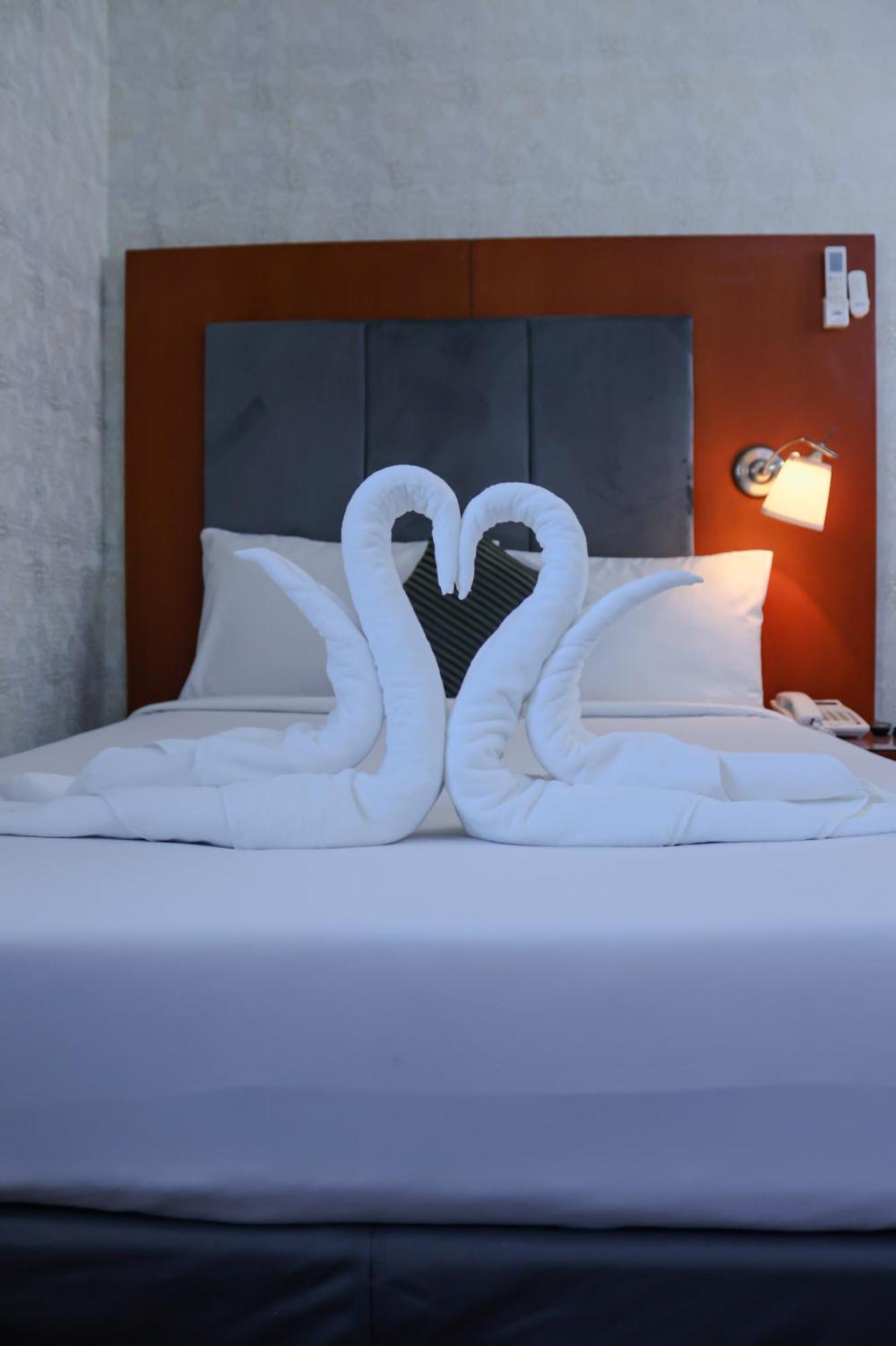 Boonmax Hotel Дубай Экстерьер фото