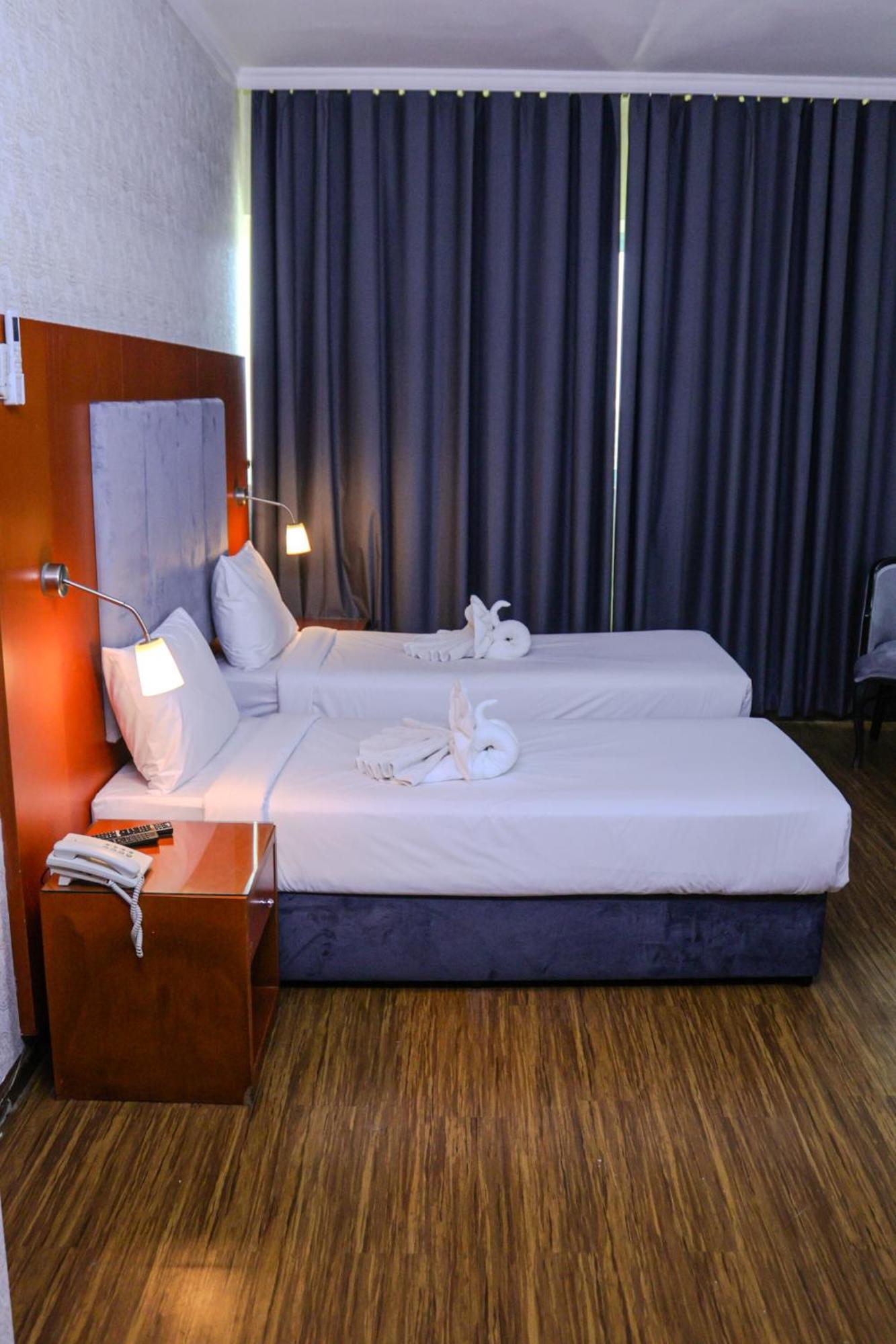 Boonmax Hotel Дубай Экстерьер фото