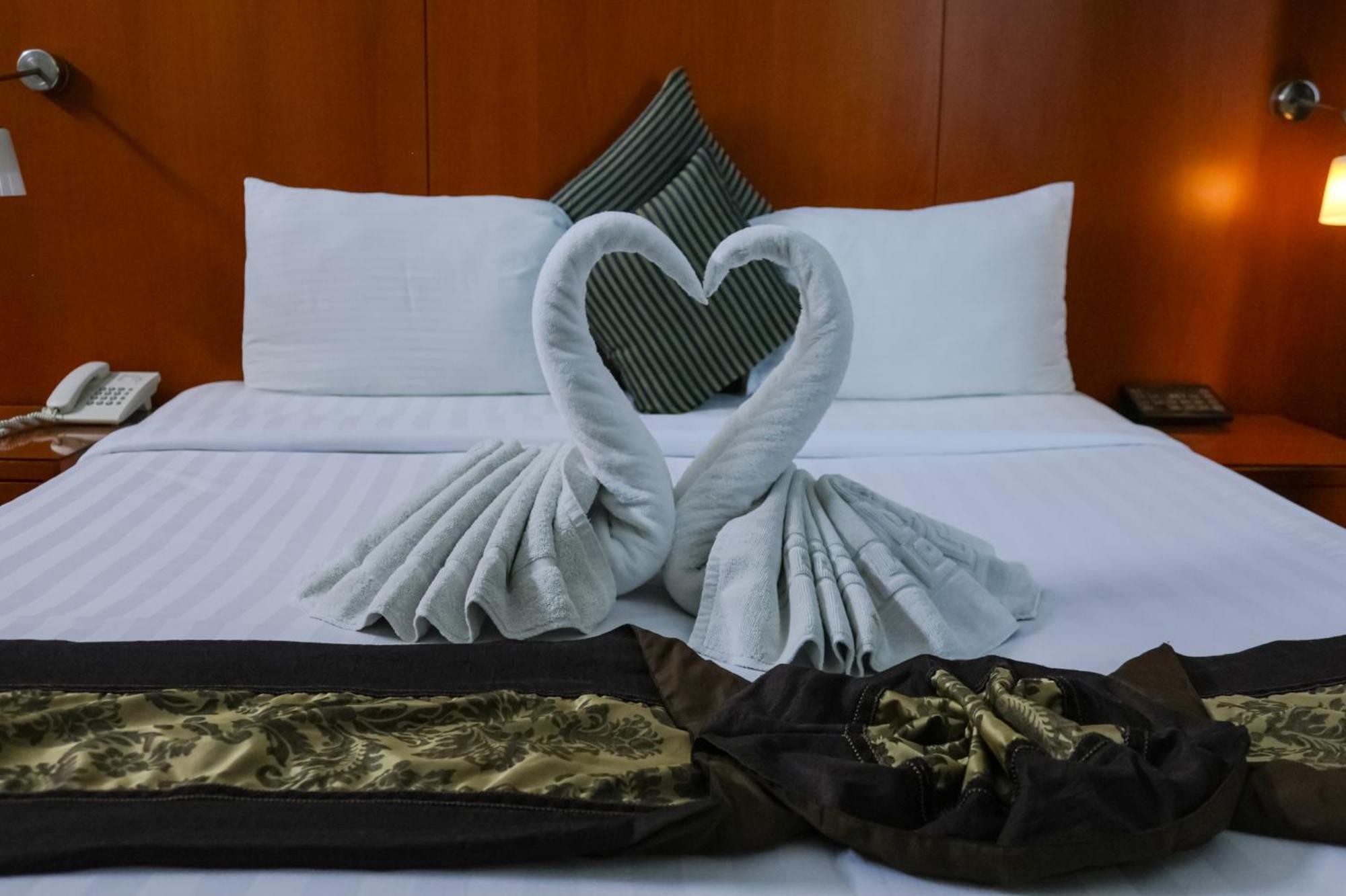 Boonmax Hotel Дубай Экстерьер фото