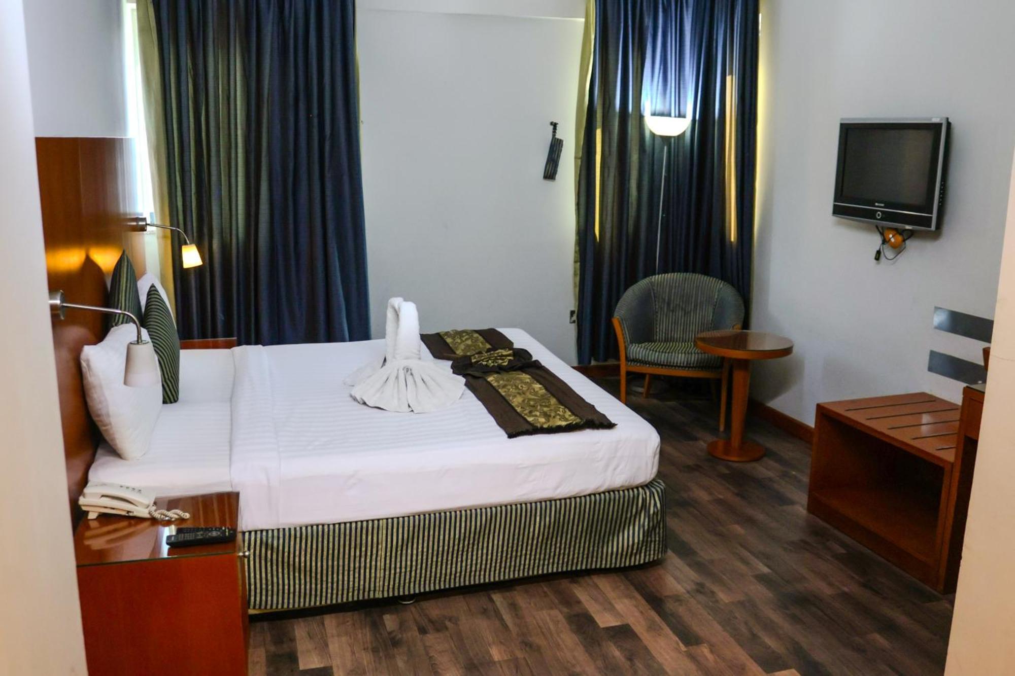 Boonmax Hotel Дубай Экстерьер фото