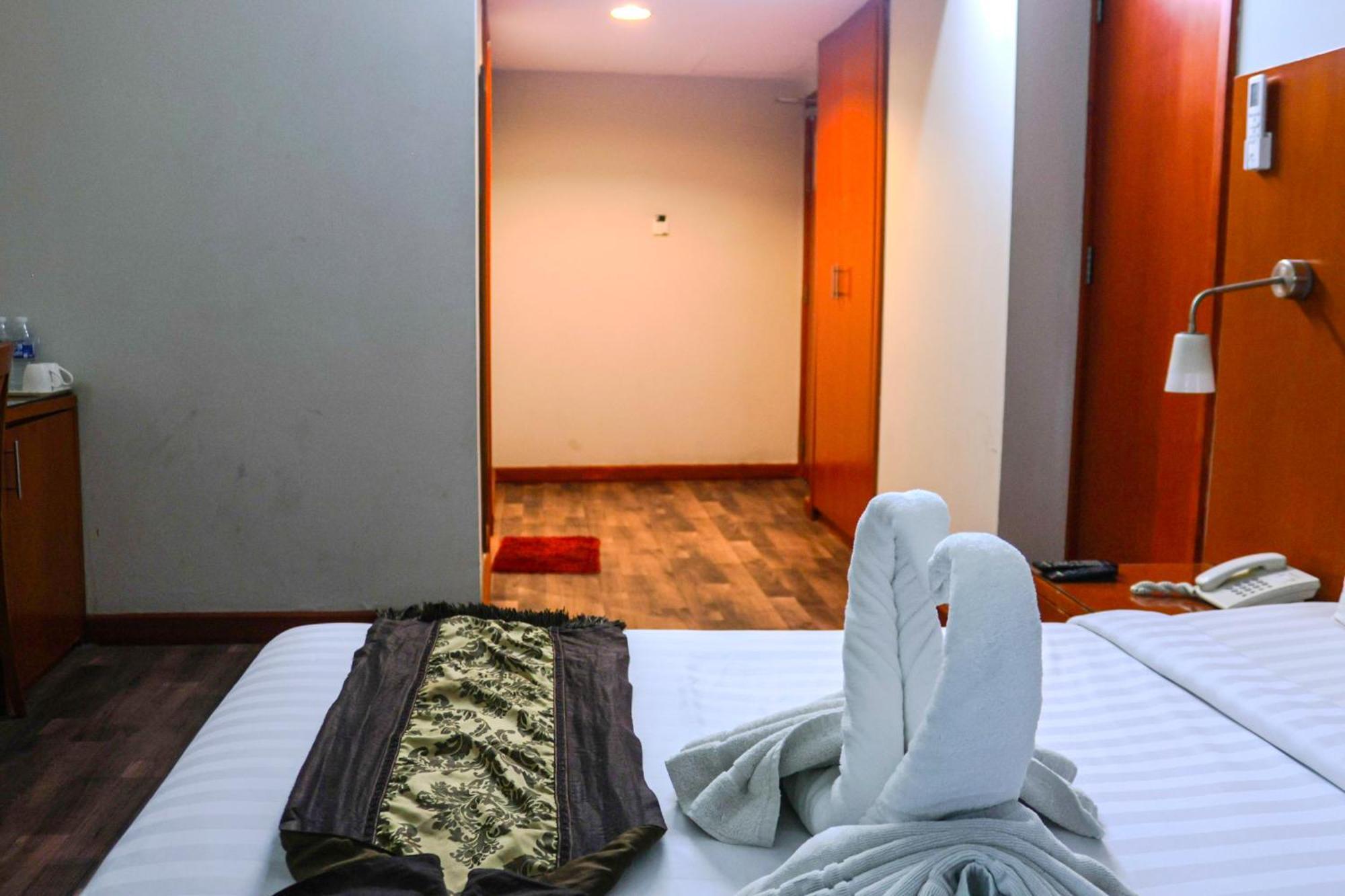 Boonmax Hotel Дубай Экстерьер фото